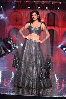 Elnaaz Norouzi Ramp Walk For Rohit Gandhi Rahul khanna