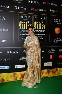 Rekha grace the green carpet of IIFA Awards 2024