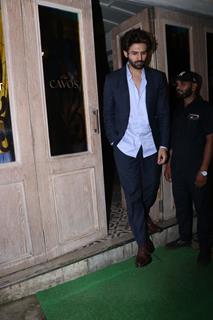 Kartik Aaryan snapped in the city