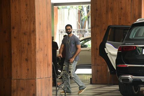 Shahid Kapoor snapped in the city