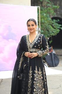 Vidya Balan snapped promoting their upcoming film ' Bhool Bhulaiyaa 3' on the sets of Sa Re Ga Ma Pa