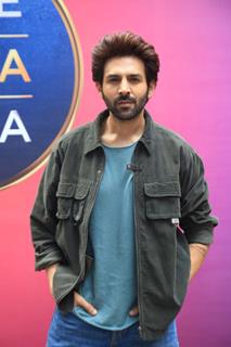 Kartik Aaryan snapped promoting their upcoming film ' Bhool Bhulaiyaa 3' on the sets of Sa Re Ga Ma Pa