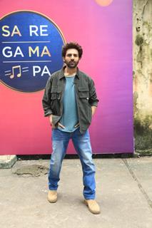 Kartik Aaryan snapped promoting their upcoming film ' Bhool Bhulaiyaa 3' on the sets of Sa Re Ga Ma Pa