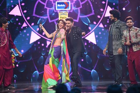 Shilpa Shetty and Guru Randhawa promoting their upcoming film 'Vicky Vidya Ka Woh Wala Video' on the sets of 'Sa Re Ga Ma Pa'