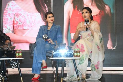 Kanika Dhillon and Kriti Sanon snapped interacting about their upcoming movie 'Do Patti' on Bollywood Hungama OTT Fest