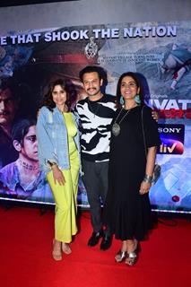 Sonali Kulkarni and Sai Tamhankar grace the premiere of Manvat Murders