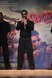 Ajay Devgn, Kareena Kapoor Khan, Tiger Shroff, Ranveer Singh, Arjun Kapoor, Rohit Shetty and other celebs grace the trailer launch of ‘Singham Again’