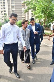 Aamir Khan snapped at Ratan Tata's Funeral