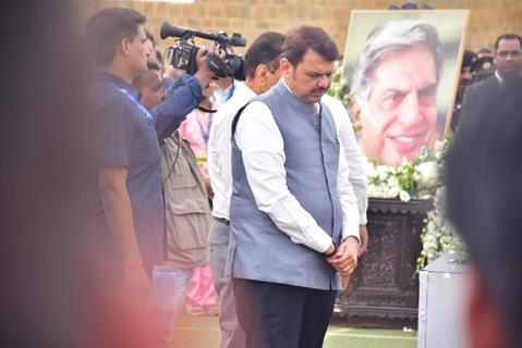 Celebrities snapped at Ratan Tata's Funeral