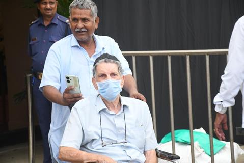 Celebrities snapped at Ratan Tata's Funeral