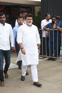 Celebrities snapped at Ratan Tata's Funeral