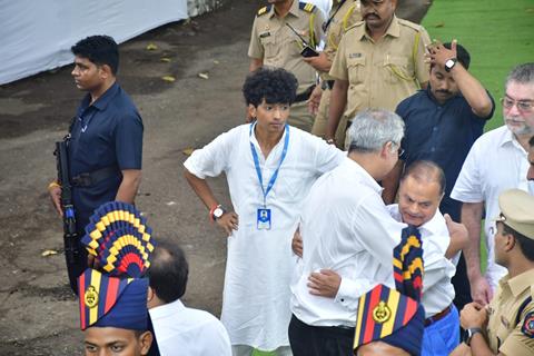 Celebrities snapped at Ratan Tata's Funeral