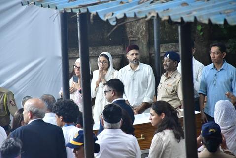 Celebrities snapped at Ratan Tata's Funeral