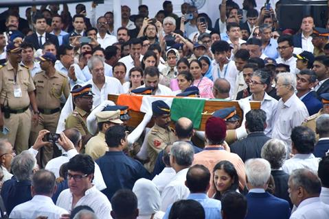 Celebrities snapped at Ratan Tata's Funeral