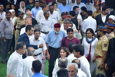 Celebrities snapped at Ratan Tata's Funeral