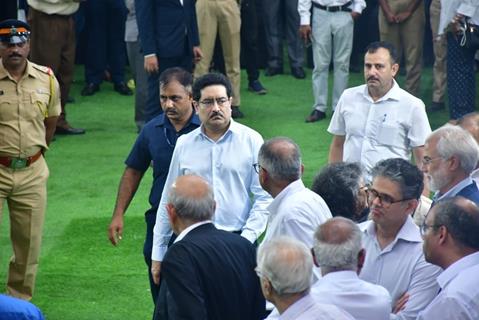 Celebrities snapped at Ratan Tata's Funeral