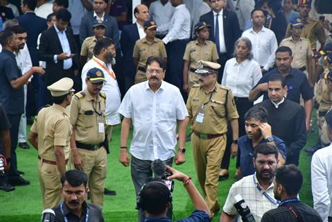 Celebrities snapped at Ratan Tata's Funeral