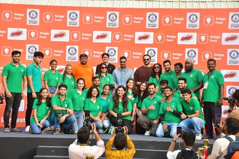 Ajay Devgn and Rohit Shetty attempt the Guinness World Record for the largest Vada Pav delivery at Airport High School & Junior College