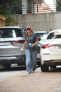 Kareena Kapoor snapped in the city