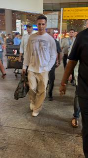 Akshay Kumar snapped at the airport 