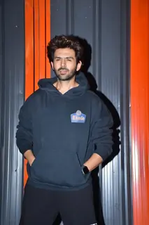 Kartik Aaryan snapped promoting their upcoming film ' Bhool Bhulaiyaa 3' on the sets of India Best Dancer