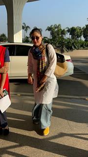 Kareena Kapoor snapped at the airport