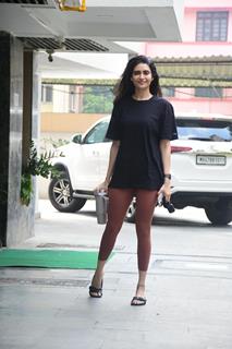 Karishma Tanna snapped in the city