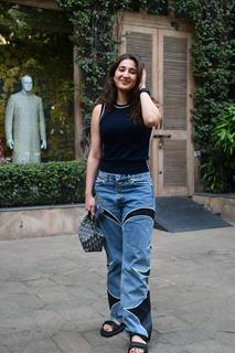 Dhvani Bhanushali snapped in the city