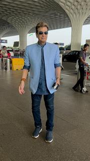 Jeetendra snapped at the airport