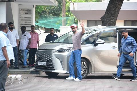 Ranbir Kapoor snapped in the city