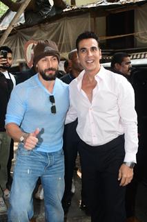 Akshay Kumar and Tiger Shroff snapped promoting their upcoming film 'Singham Again' At Torii