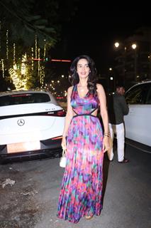 Mallika Sherawat celebrates her birthday with paparazzis