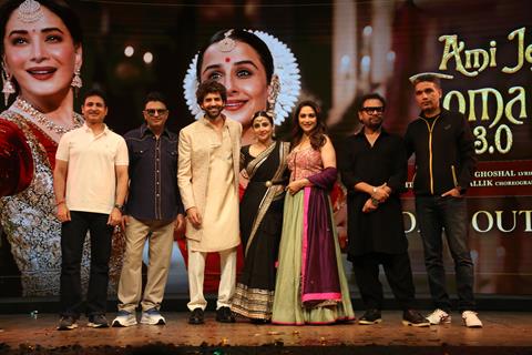 Vidya Balan, Madhuri Dixit, Bhushan Kumar, Anees Bazmee and Kartik Aaryan snapped at the song launch of 'Ami Je Tomar 3.0'