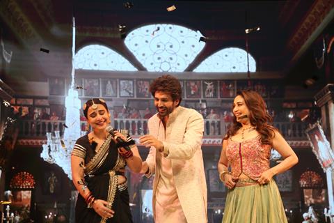 Vidya Balan, Madhuri Dixit and Kartik Aaryan snapped at the song launch of 'Ami Je Tomar 3.0'