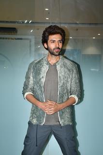 Kartik Aaryan snapped promoting their upcoming film ' Bhool Bhulaiyaa 3'