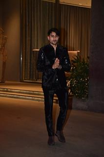 Ibrahim Ali Khan snapped attending Abu Jani and Sandeep Khosla’s Diwali party