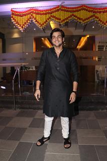 Ashish Chanchlani  snapped attending Pragya Kapoor’s Diwali bash