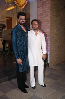 Maniesh Paul snapped attending Pragya Kapoor’s Diwali bash