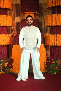 Raj Kundra snapped at Ramesh Taurani’s Diwali Bash