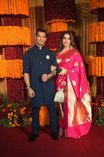 Bipasha Basu and Karan Singh Grover snapped at Ramesh Taurani’s Diwali Bash