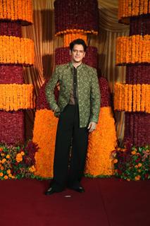 Vijay Varma snapped at Ramesh Taurani’s Diwali Bash