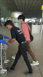 Siddharth snapped at the airport