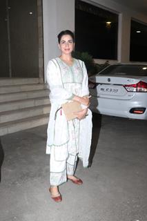 Kirti Kulhari snapped at the red carpet of the play Ammi Akhtari