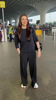 Esha Deol snapped at the airport