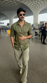 Vicky Kaushal snapped at the airport
