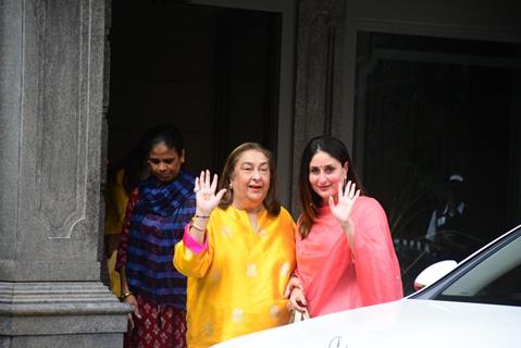 Kareena Kapoor snapped at Randhir Kapoor house 