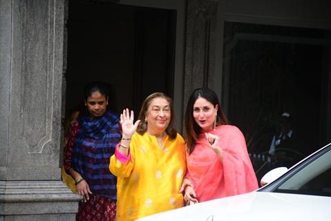 Kareena Kapoor snapped at Randhir Kapoor house 