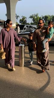 Saif Ali Khan, Kareena Kapoor, Taimur Ali Khan and Jeh Ali Khan  snapped at the airport