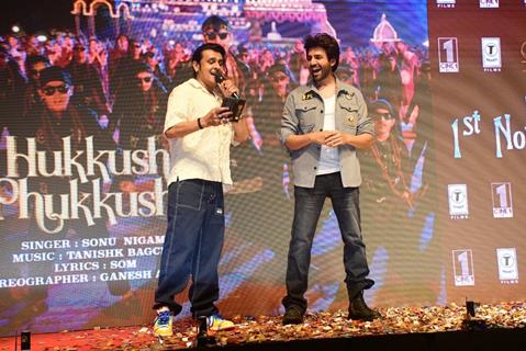 Sonu Nigam and Kartik Aaryan snapped at the song launch of ‘Hukkush Phukkush’ from Bhool Bhulaiyaa 3