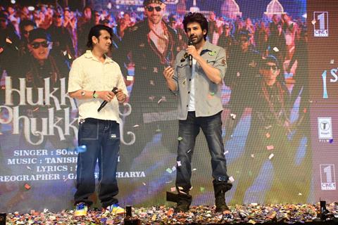 Sonu Nigam and Kartik Aaryan snapped at the song launch of ‘Hukkush Phukkush’ from Bhool Bhulaiyaa 3